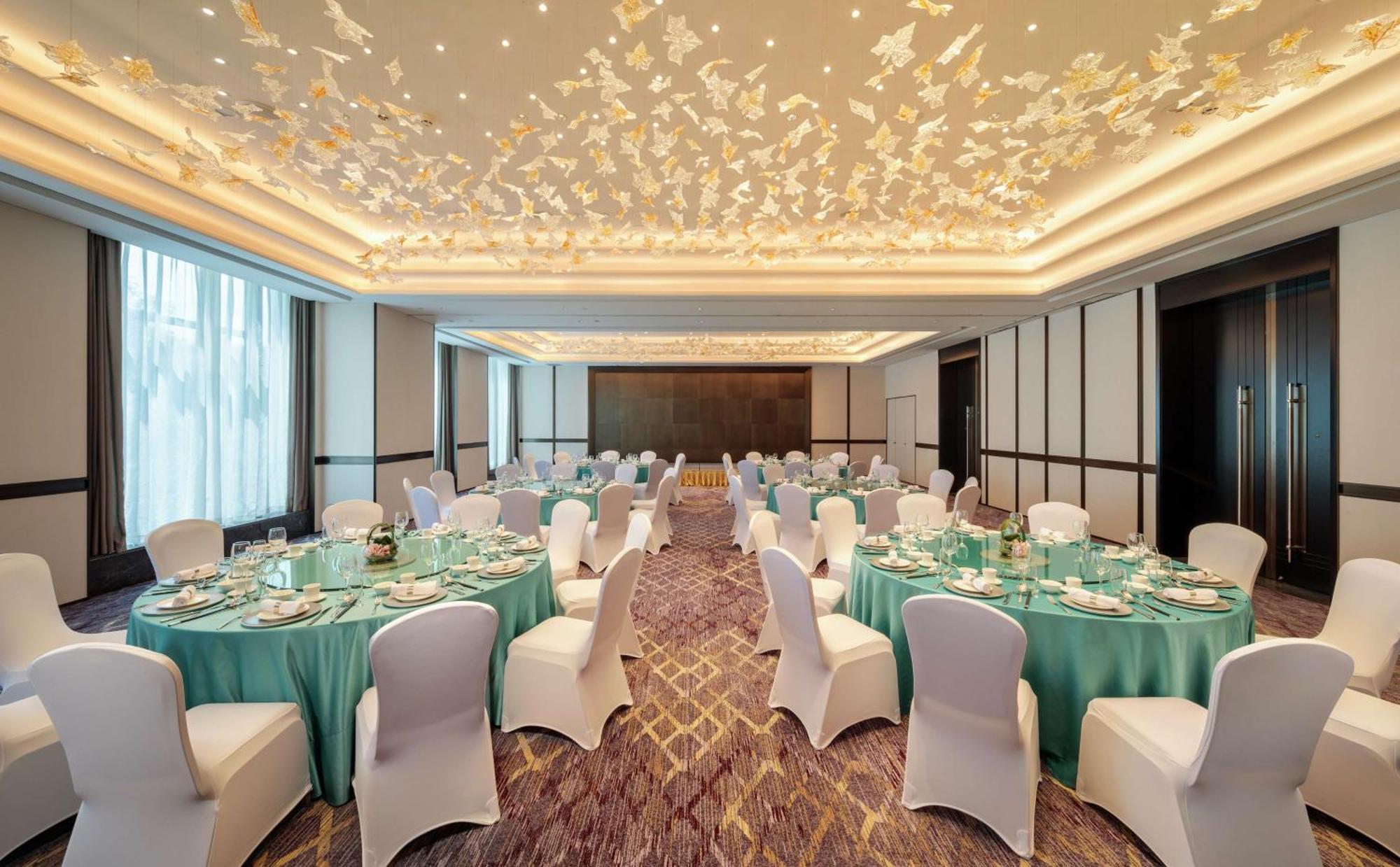 Отель Hilton Chengdu Chenghua Экстерьер фото